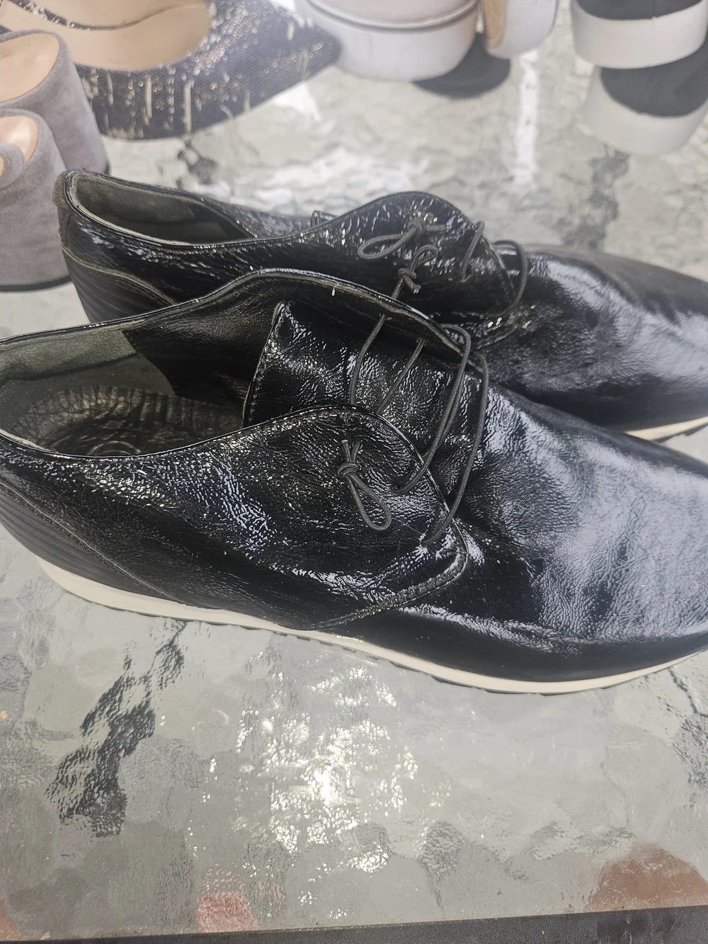 Donna Carolina Black Patent Leather Sneakers Very Good Condition